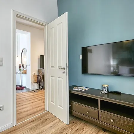 Botaniq Apartment
